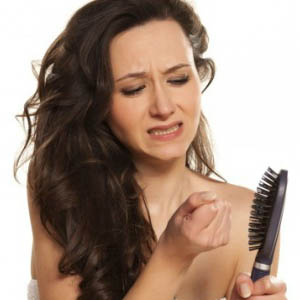 Что трихологи рекомендуют делать при выпадении волос