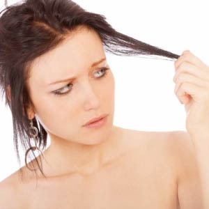 Причины сильной потери волос у женщин