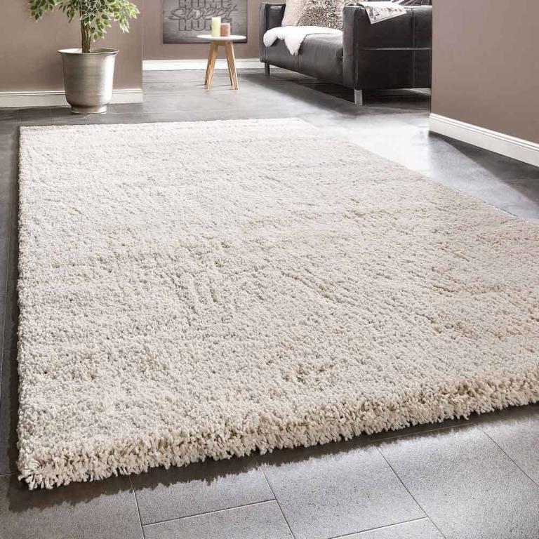 Как правильно выбрать и разместить ковры в интерьере дома?