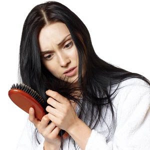 Сильная потеря волос — причины и способы лечения